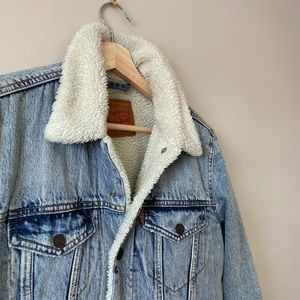 Levi’s Sherpa Denim Trucker Jacket New Condition